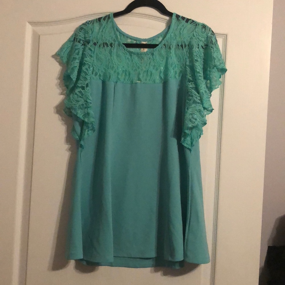 NWT Mint green lace sleeve blouse. Size 2X